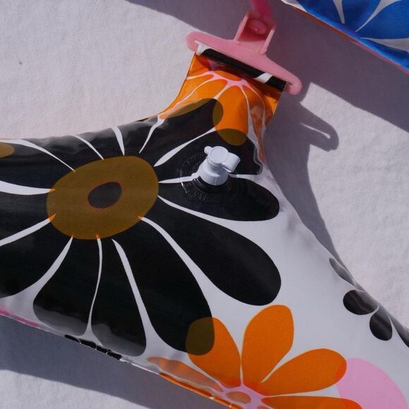 Set of 2 cute 70s inflatable hangers - Picture 4 of 5